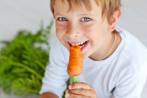 boyeatingcarrot